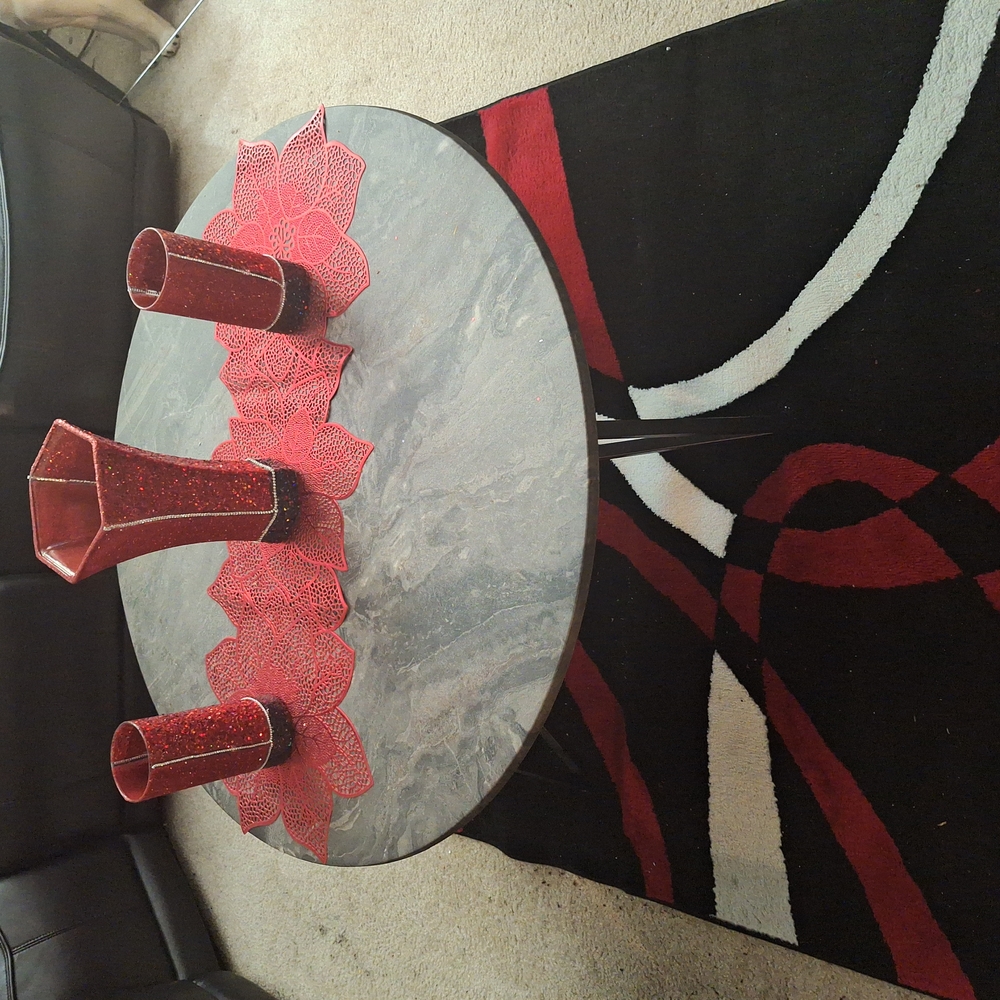 Red and Black Vase Set with Decorative Mat